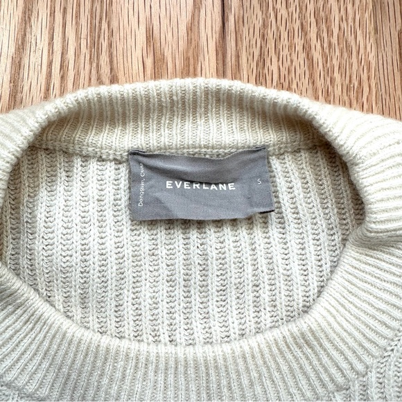 Everlane Ribbed Cashmere Crew Sweater in Ivory - Picture 3 of 7